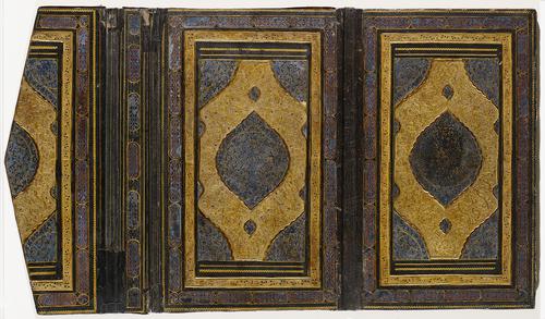Inside of a brown Morocco book binding featuring two gilt-stamped rectangular panels and flap with blue central medallion, blue corner pieces with a cloud band outlining the rectangular panel. Panel is further bordered by a reddish-blue embossed band with ovoid cartouches.